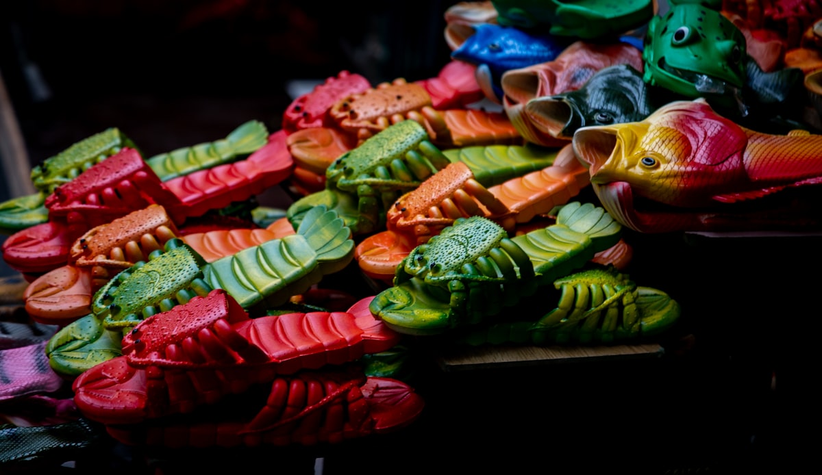 Jelly shoes zijn officieel terug, en duurder dan ooit