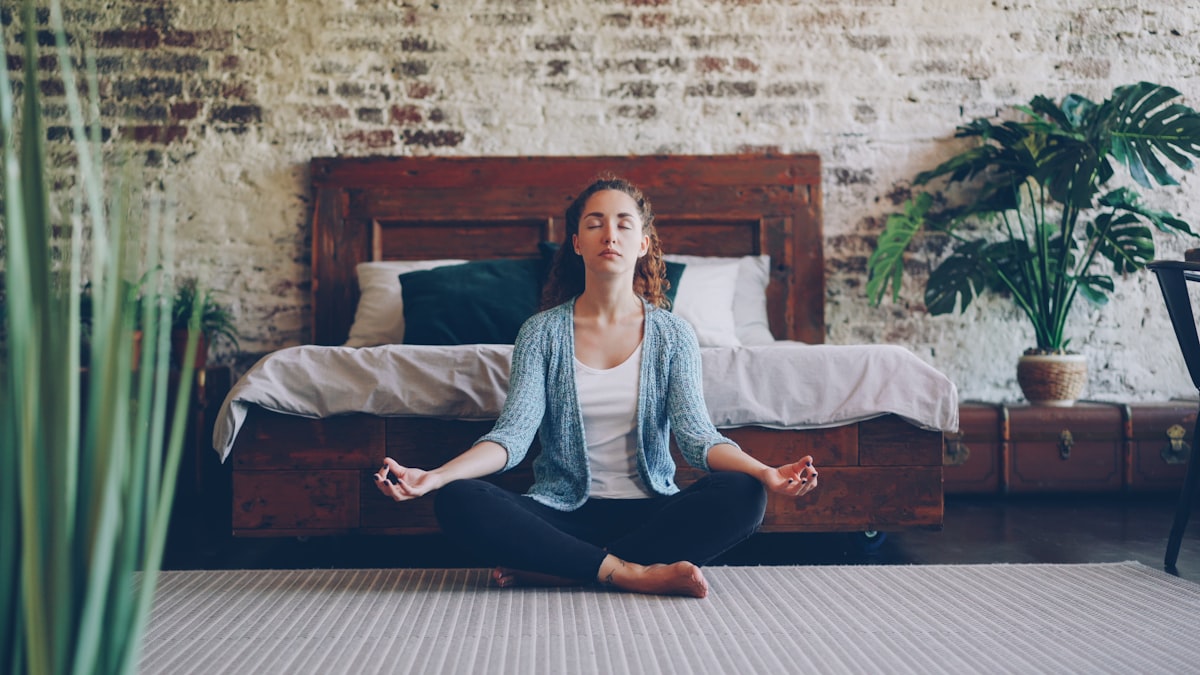 Vrouwen reageren anders op stress en dat is geen toeval