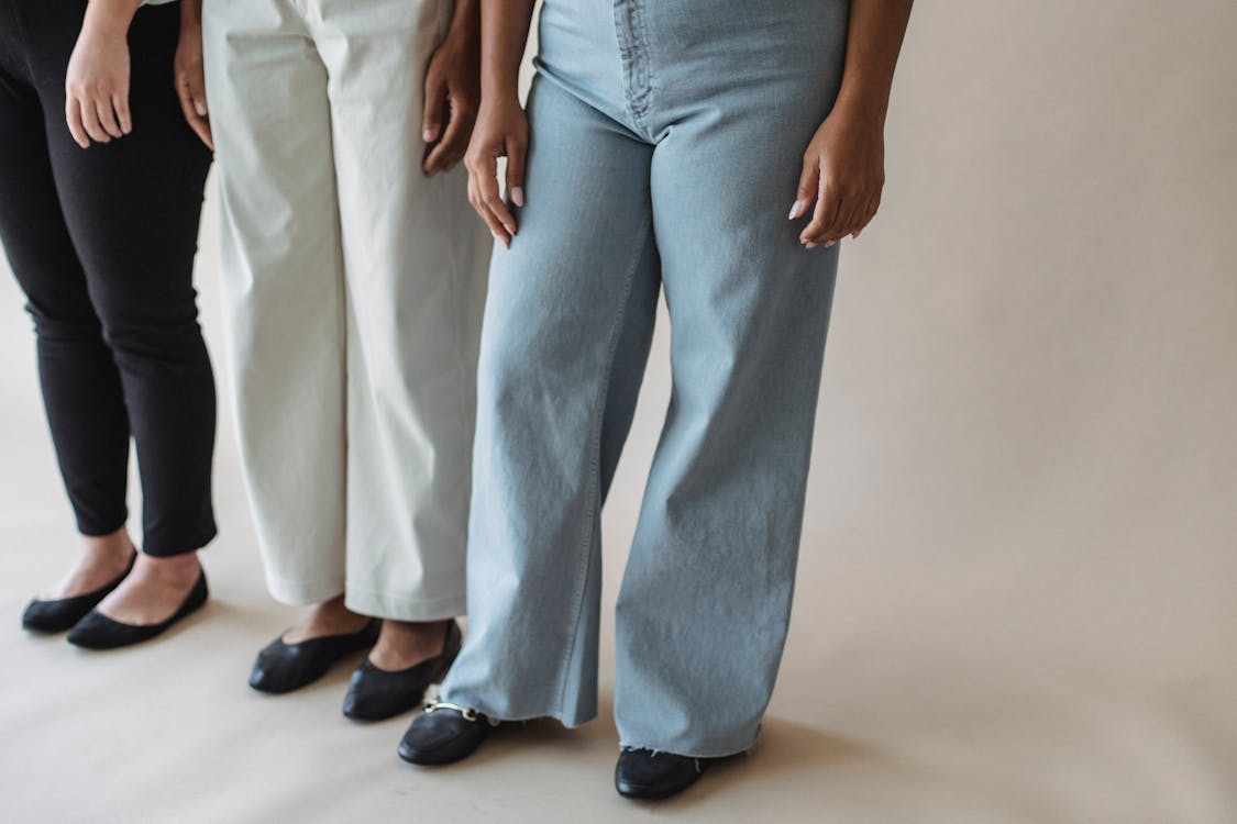 Barrel jeans zijn de denimtrend die niet meer weggaat